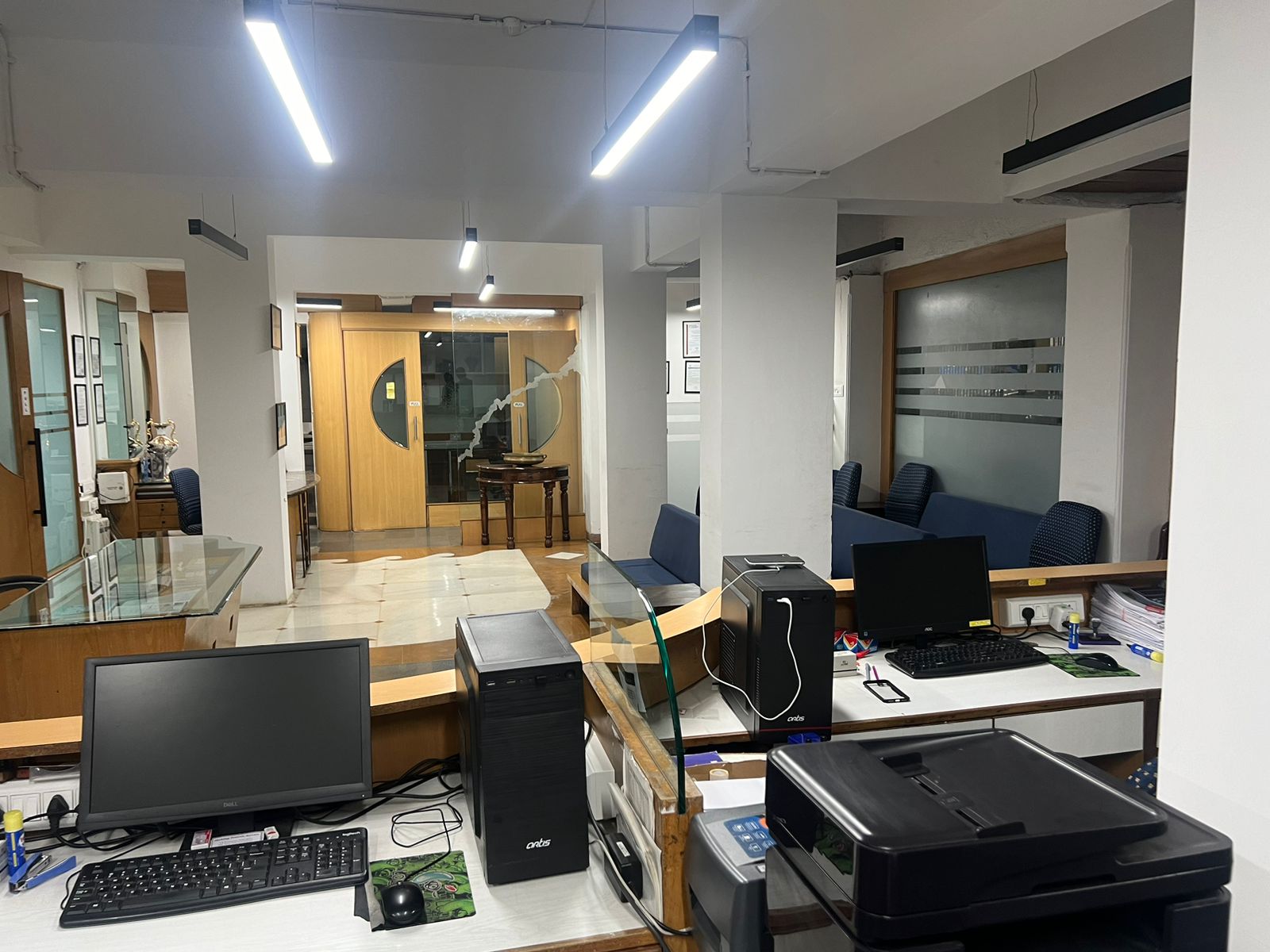 Showroom for Rent in Santacruz West Mumbai