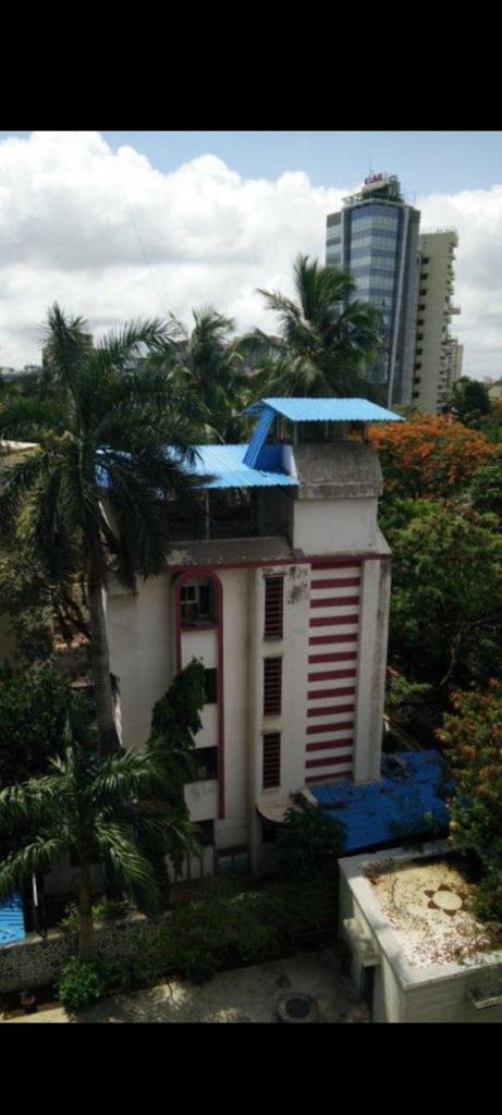 Commercial Building for Rent in Sindhi Society Mumbai