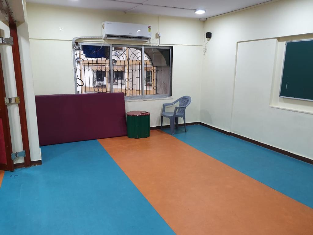 Commercial Building for Rent in Sindhi Society Mumbai