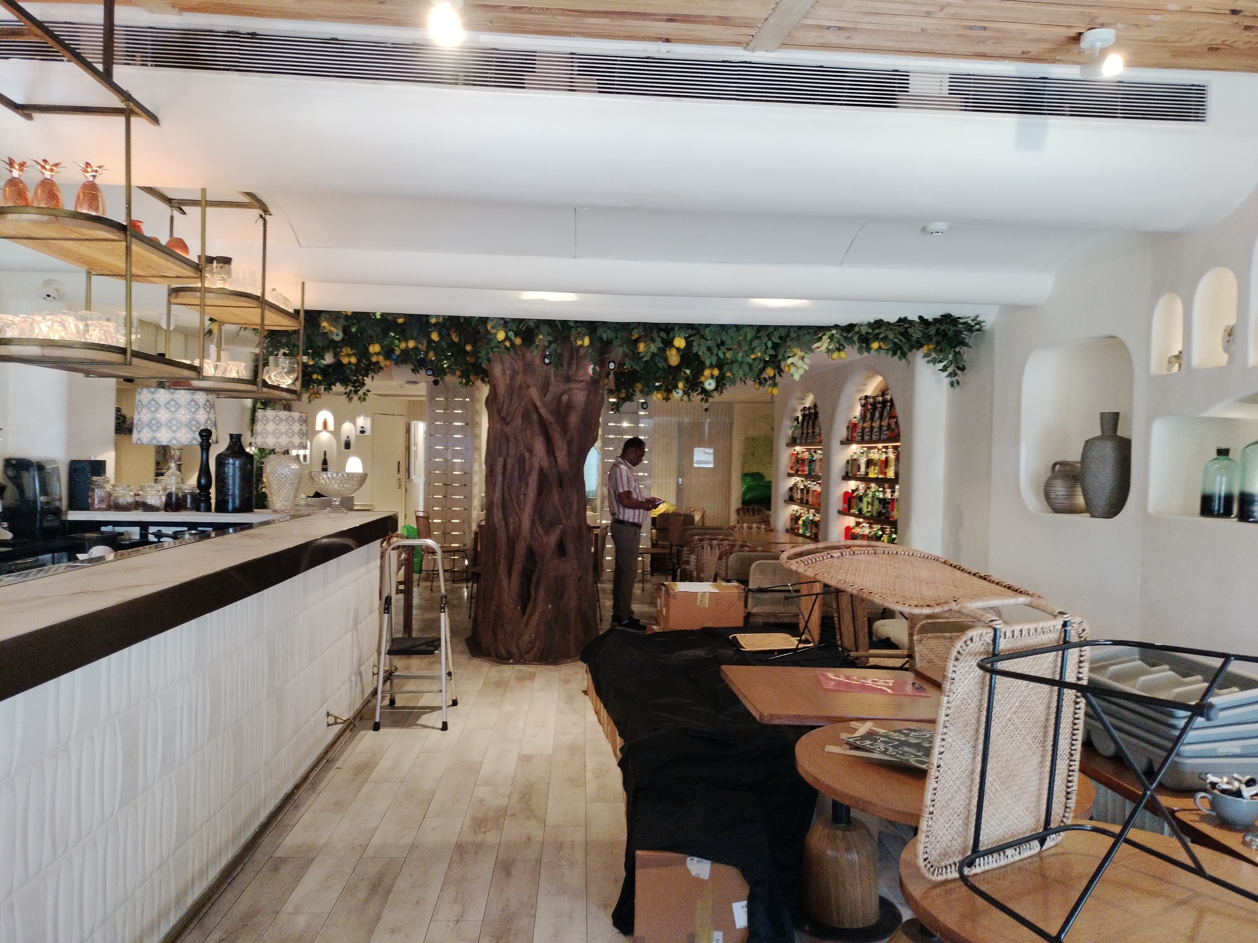Restaurant for Rent in 35 Road Mumbai