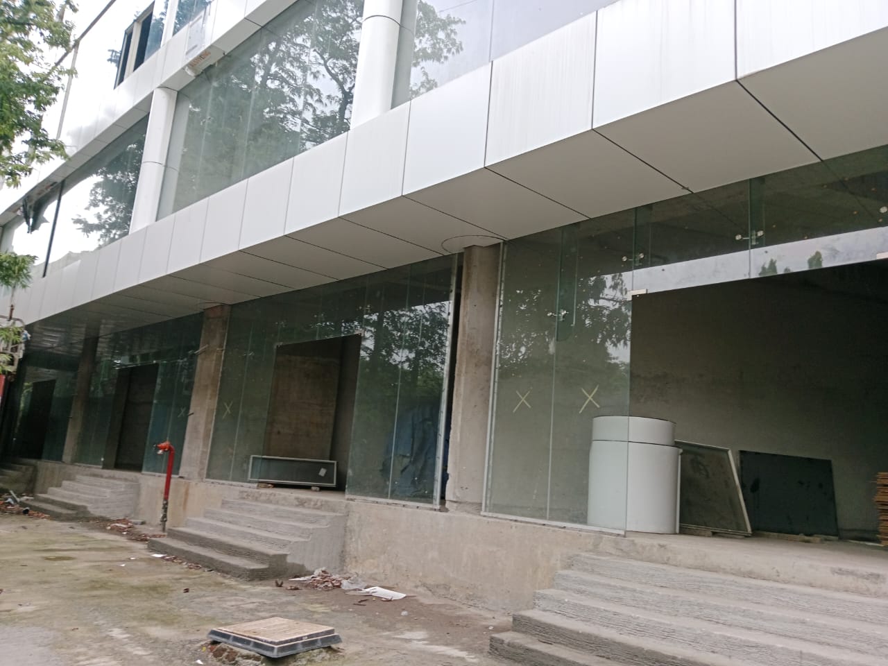 Showroom for Rent in L B S Marg Mumbai