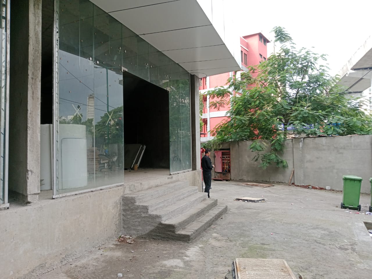Showroom for Rent in L B S Marg Mumbai