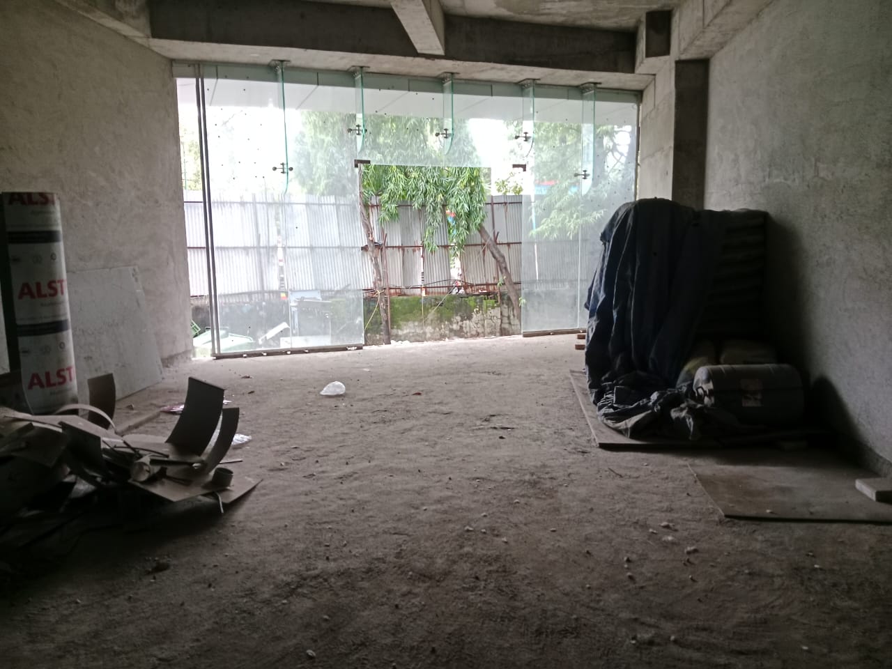 Showroom for Rent in L B S Marg Mumbai