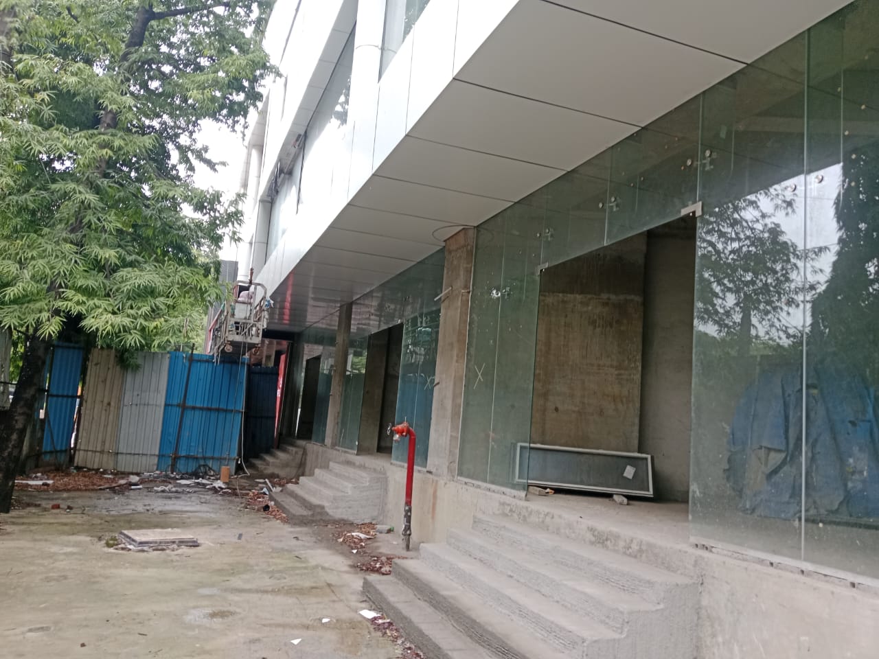 Showroom for Rent in L B S Marg Mumbai