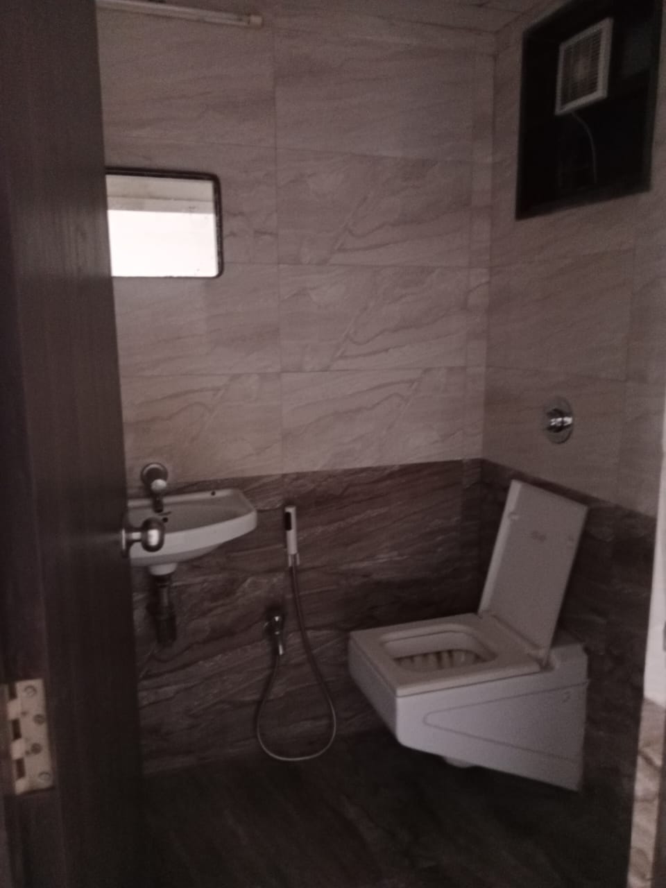 Office for Rent in Santacruz West Mumbai