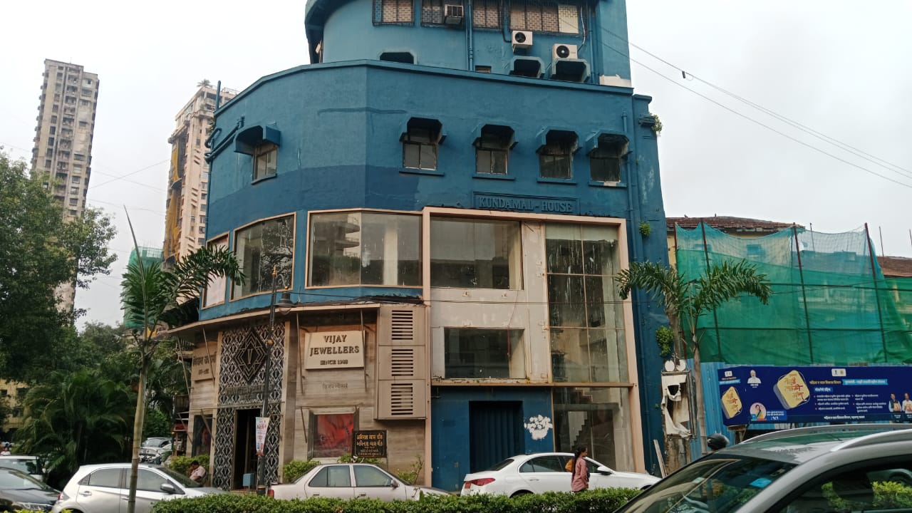 Showroom for Rent in Hughes Road Mumbai