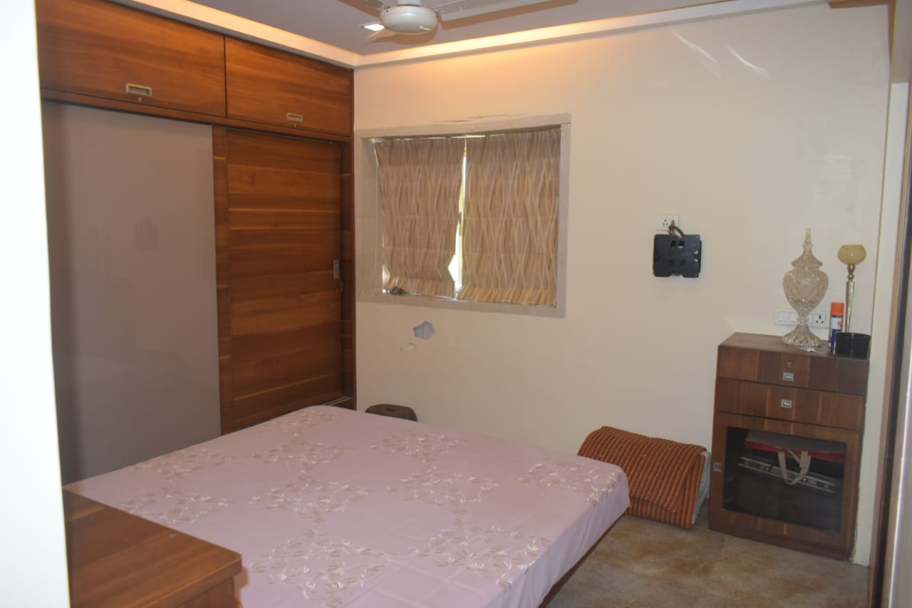 2 BHK Apartment for Rent in Pali Hill Mumbai