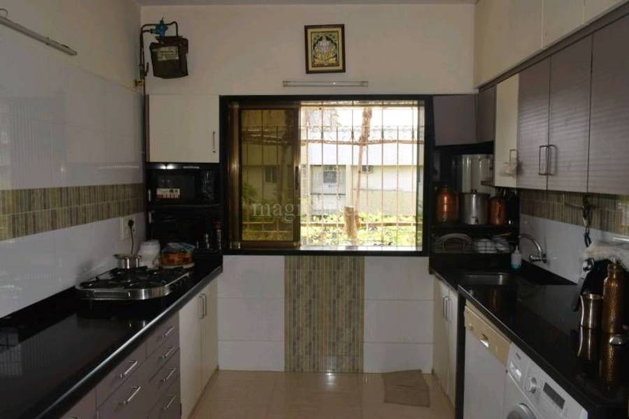 4 BHK Apartment for Sale in N S Road no.10 Mumbai