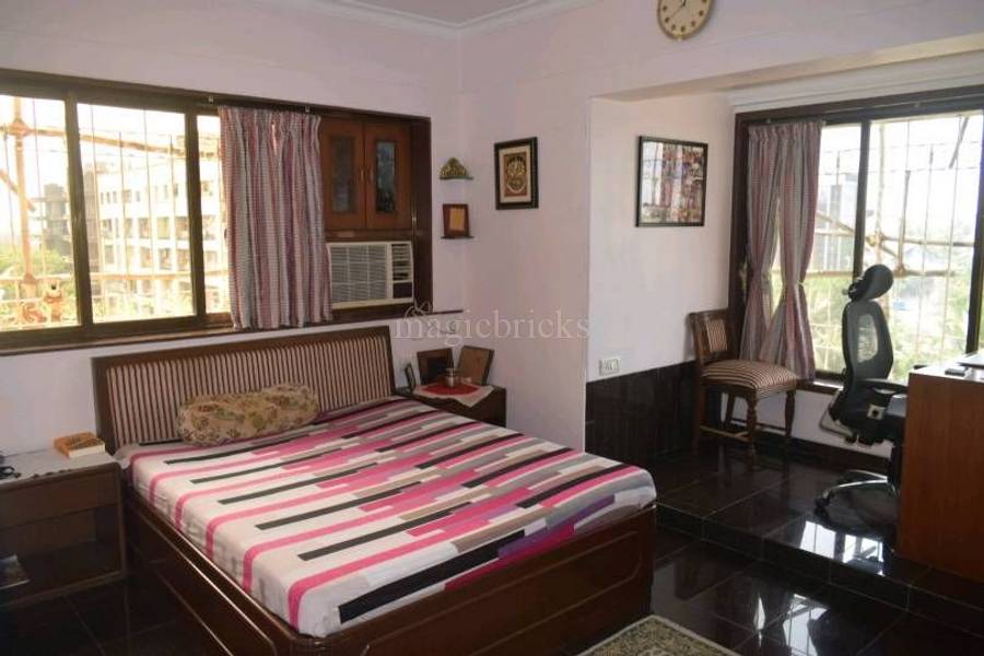 4 BHK Apartment for Sale in N S Road no.10 Mumbai