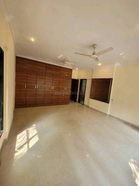 3 BHK Apartment for Sale in Gulmohar Cross rd no.4 Mumbai