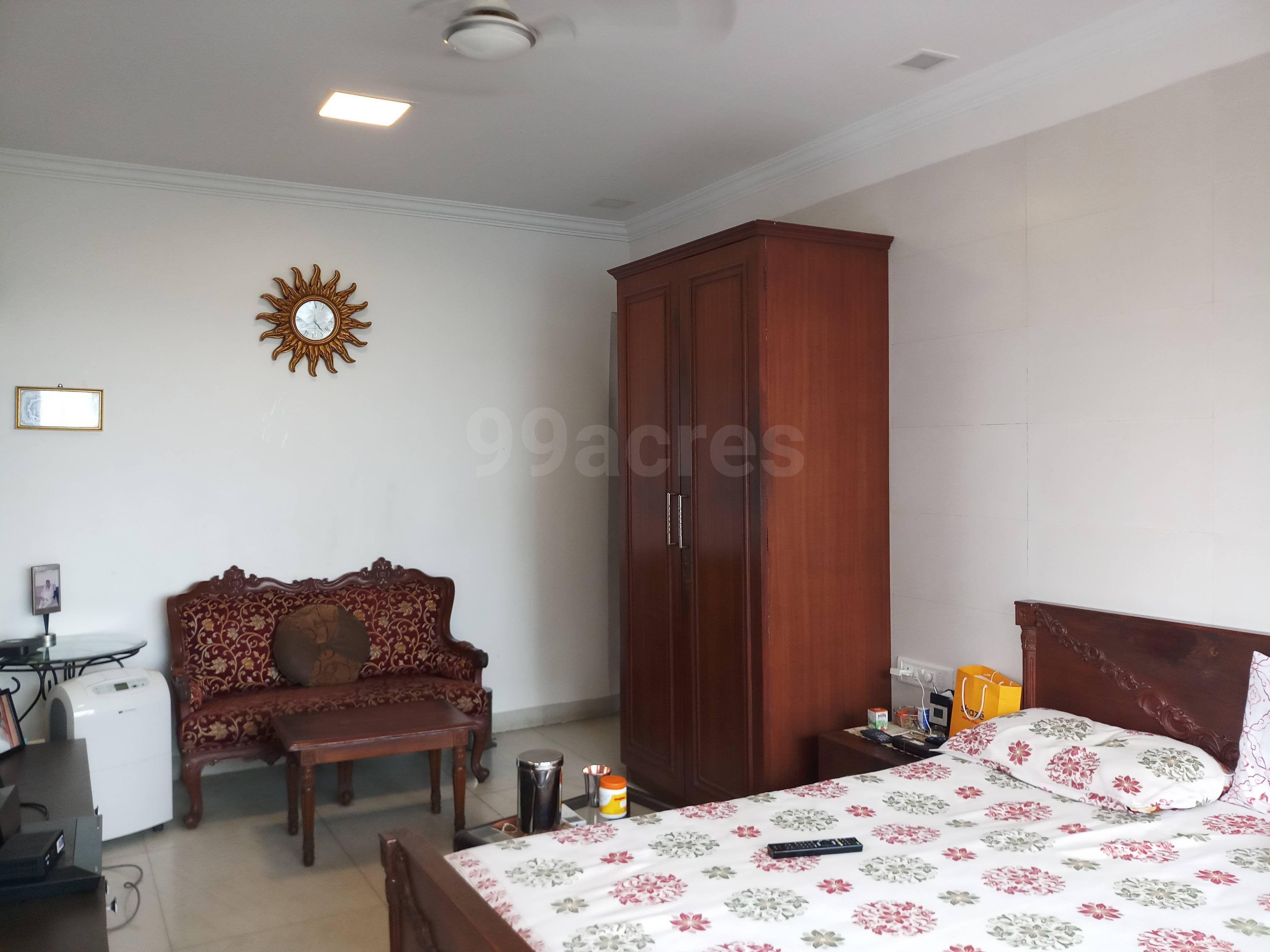 3 BHK Apartment for Sale in Juhu Tara Road Mumbai