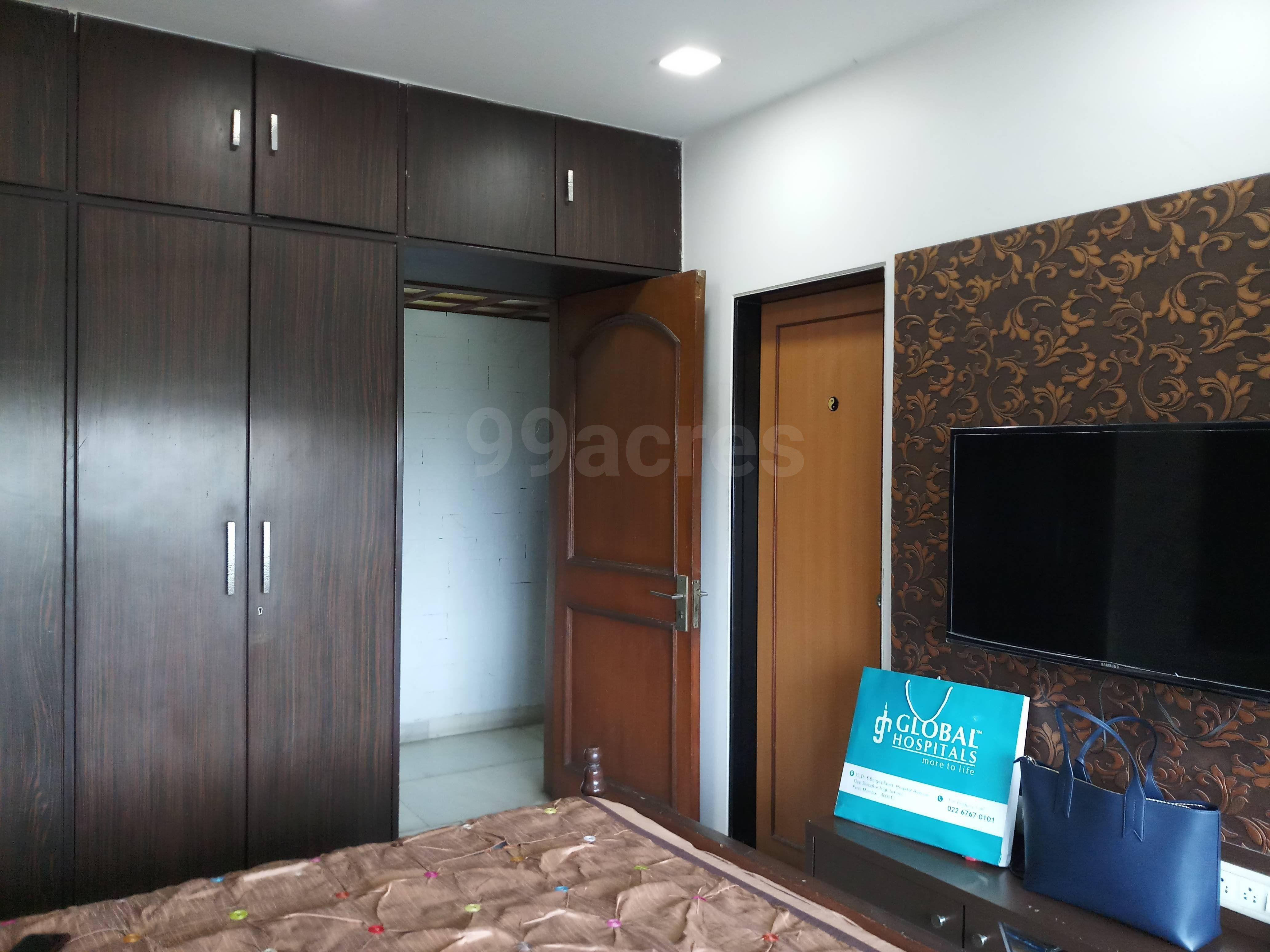 3 BHK Apartment for Sale in Juhu Tara Road Mumbai