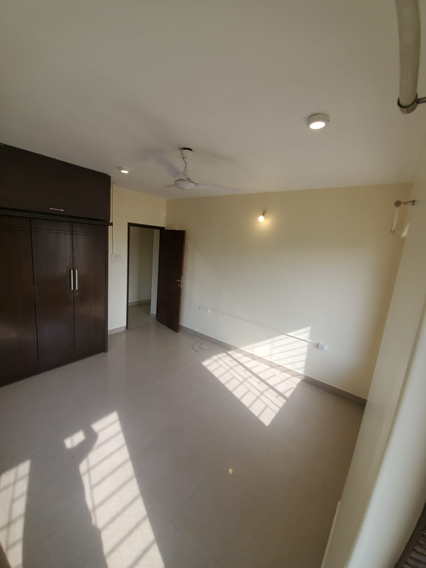 3 BHK Apartment for Rent in Almeida park Mumbai