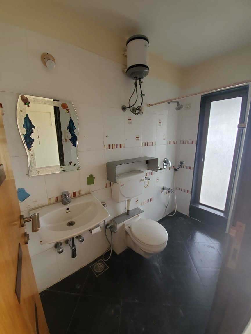 3 BHK Apartment for Rent in Almeida park Mumbai