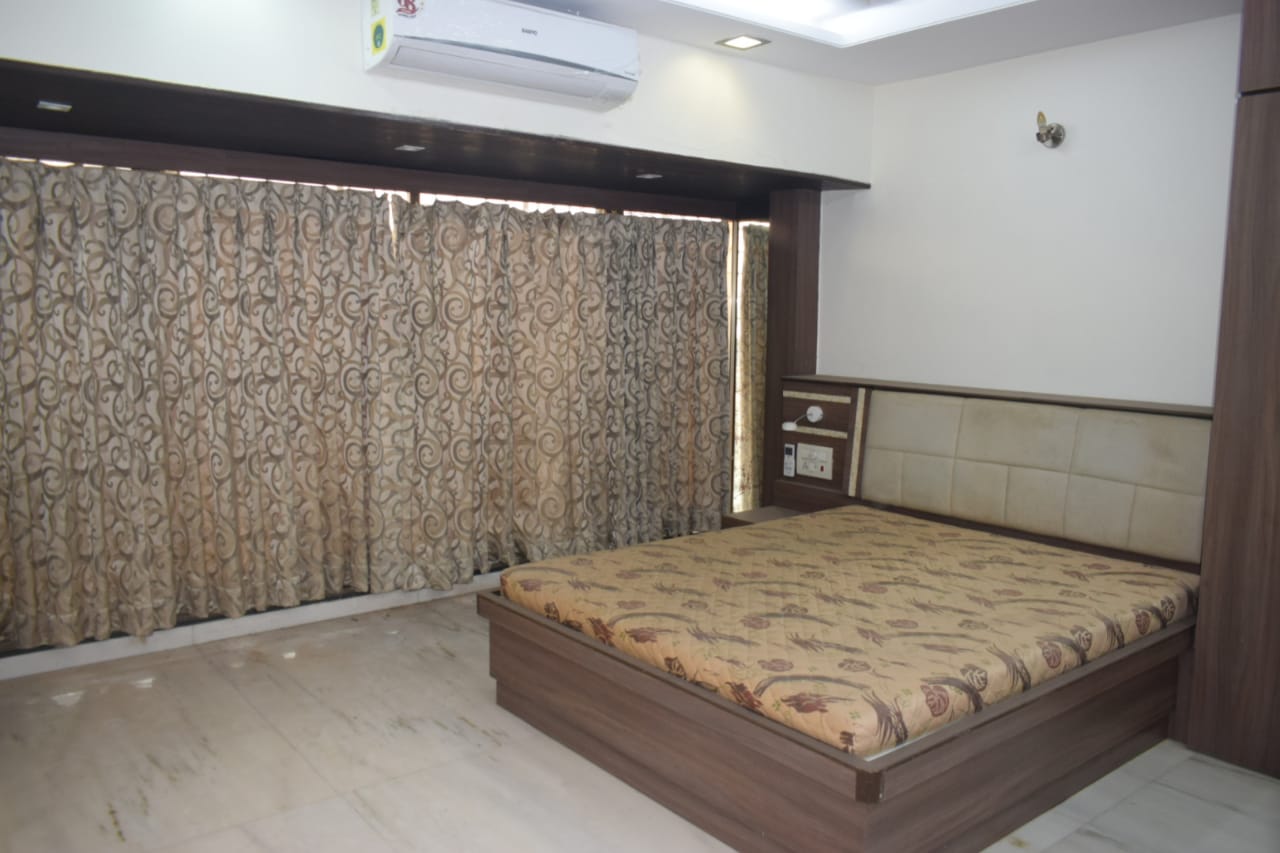 3 BHK Apartment for Rent in Juhu Mumbai
