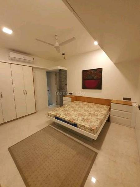 4 BHK Apartment for Rent in N S Road no.10 Mumbai
