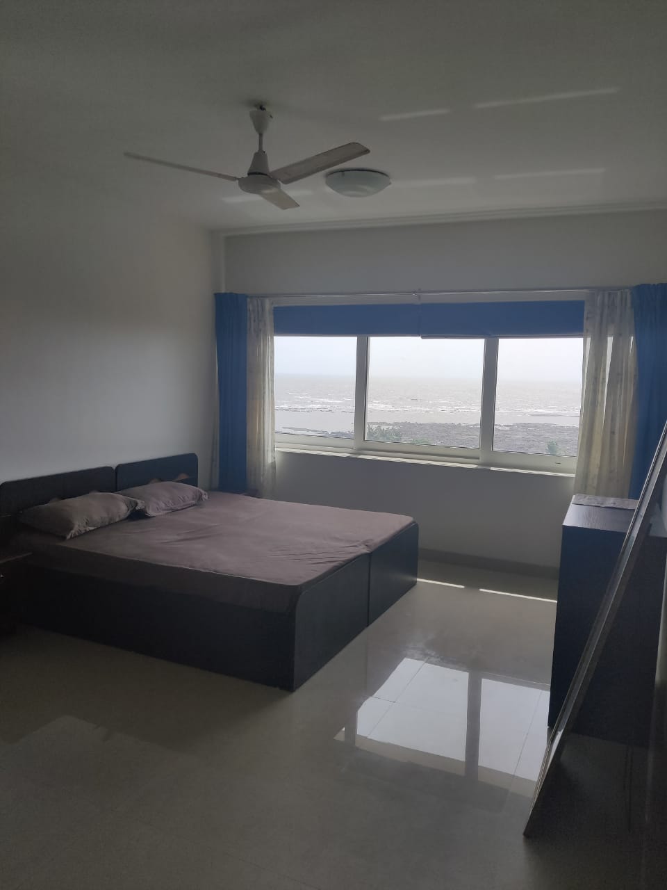 3 BHK Apartment for Rent in Carter Road Mumbai