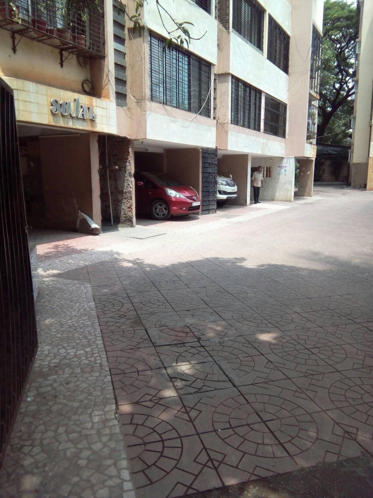 5 BHK Apartment for Sale in S V Road Mumbai