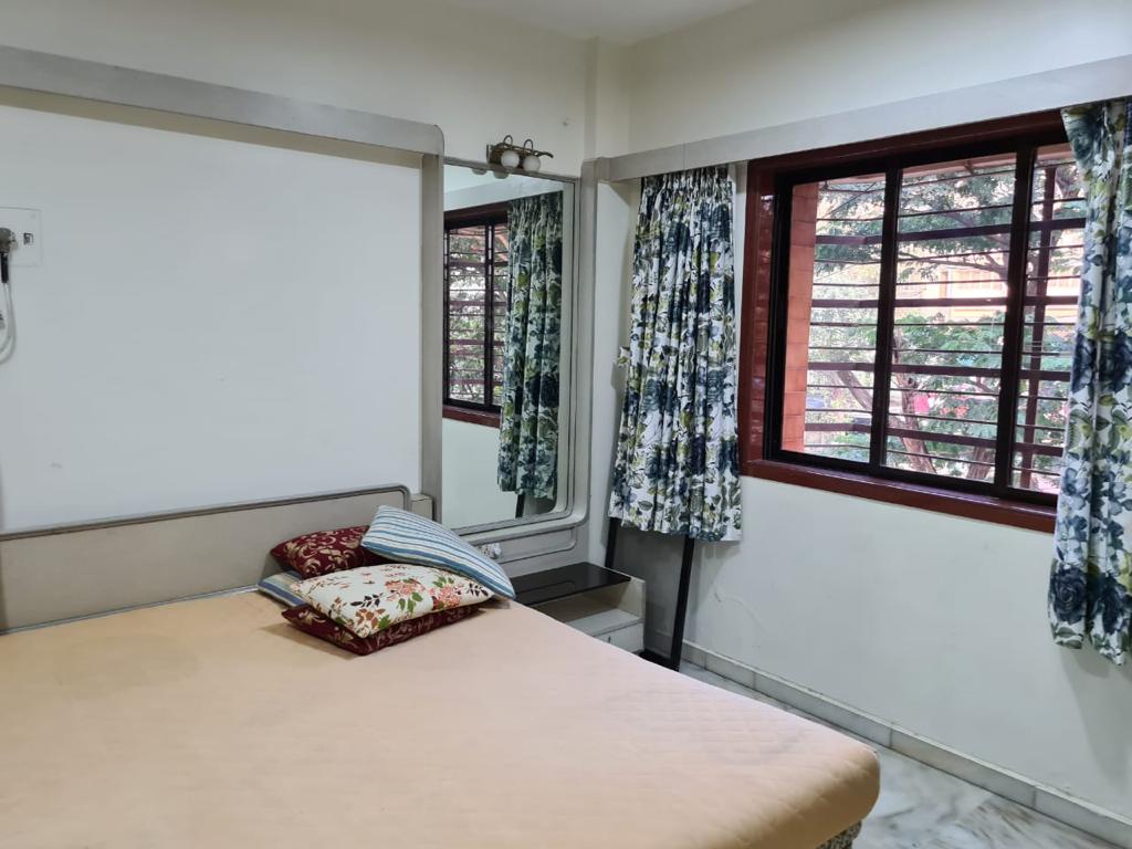 3 BHK Apartment for Sale in S V Road Mumbai