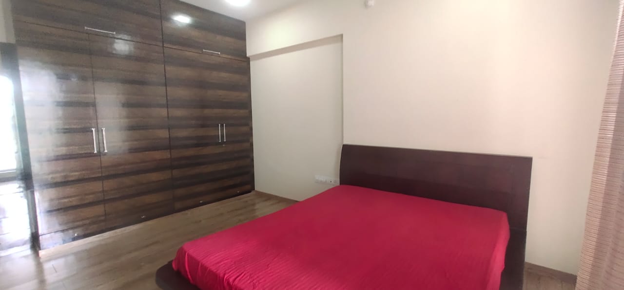 2 BHK Apartment for Rent in 15th Road Mumbai