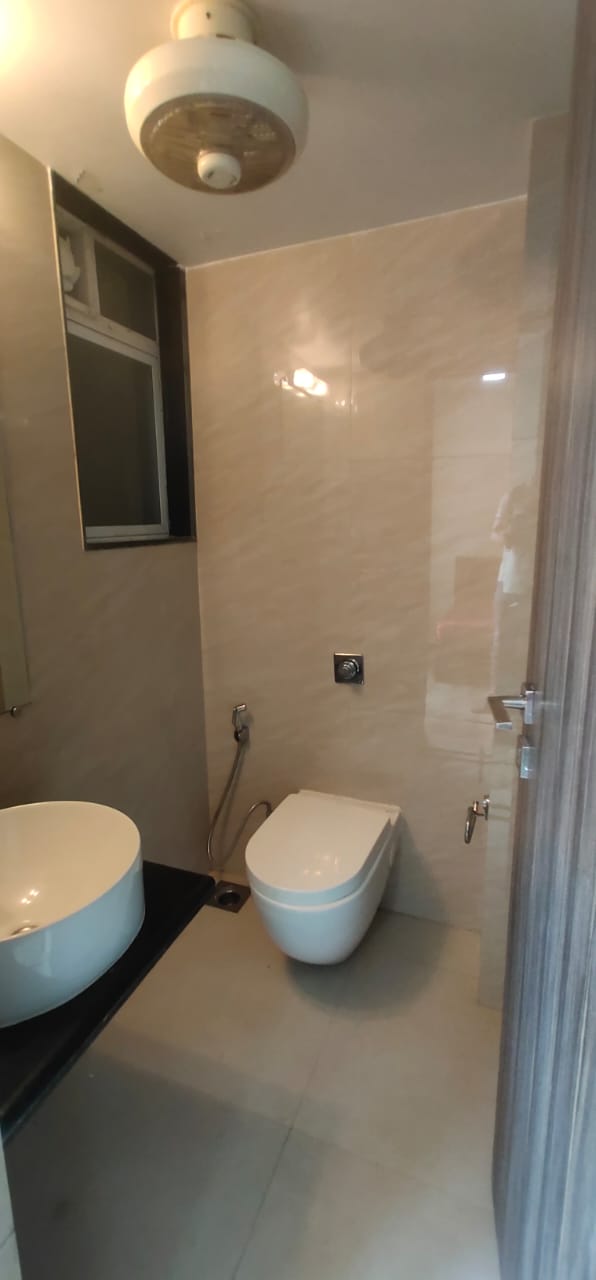 2 BHK Apartment for Rent in 15th Road Mumbai