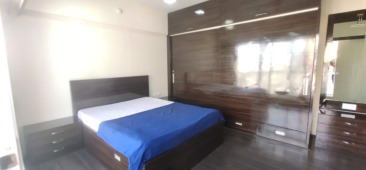 2 BHK Apartment for Rent in 15th Road Mumbai