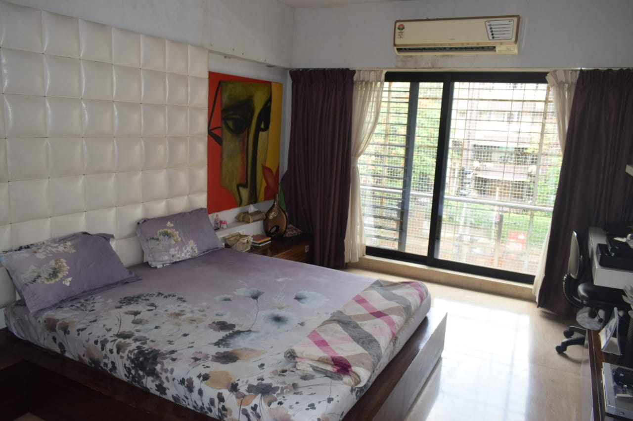 3 BHK Apartment for Sale in Vile Parle West Mumbai