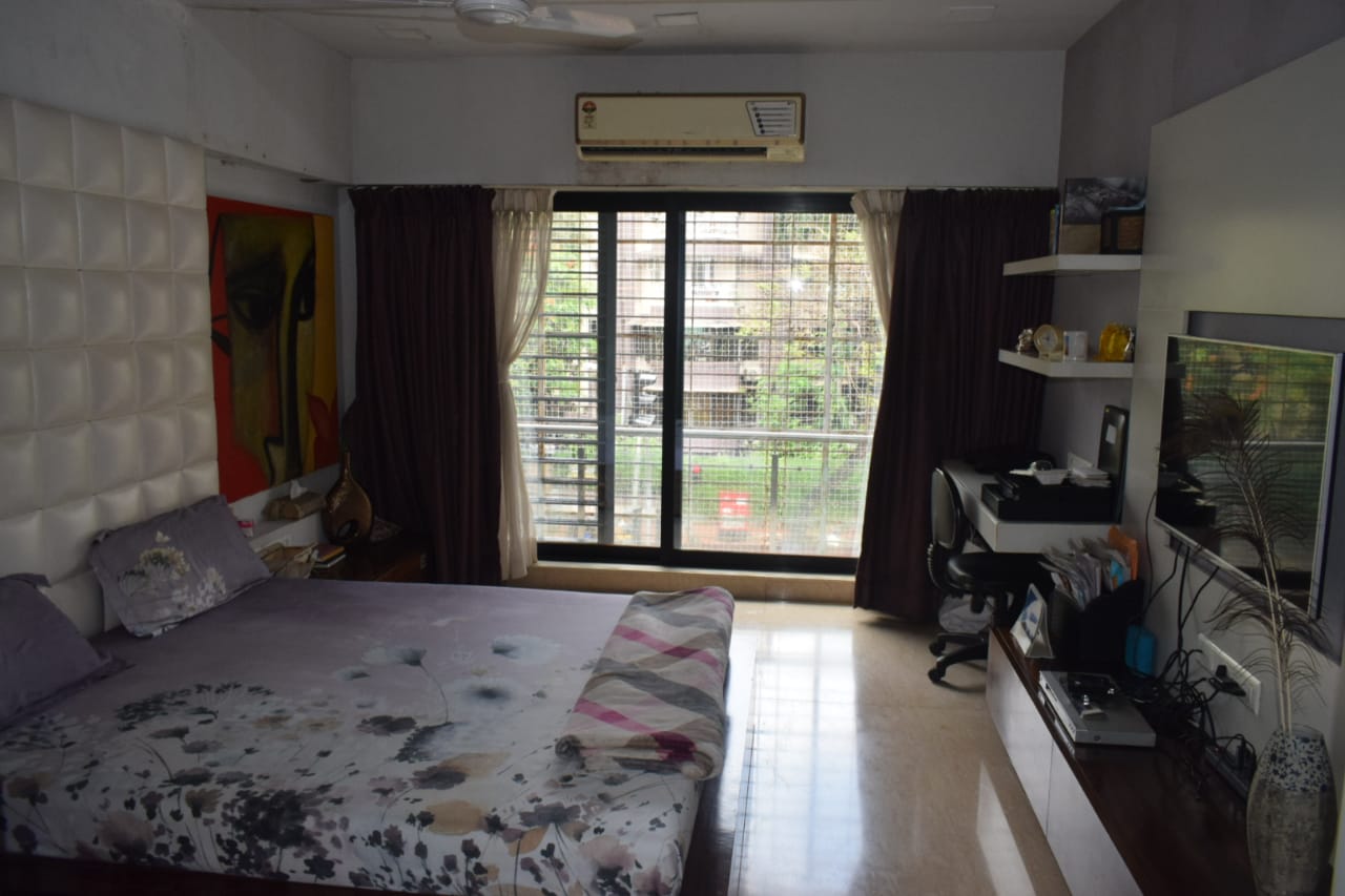 3 BHK Apartment for Sale in Vile Parle West Mumbai
