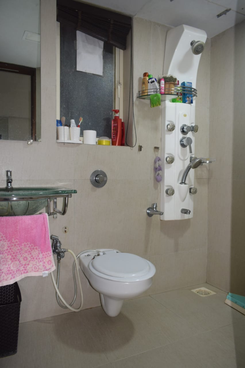 3 BHK Apartment for Sale in Vile Parle West Mumbai