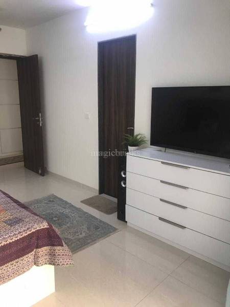 4 BHK Apartment for Sale in 4 Bungalows Mumbai