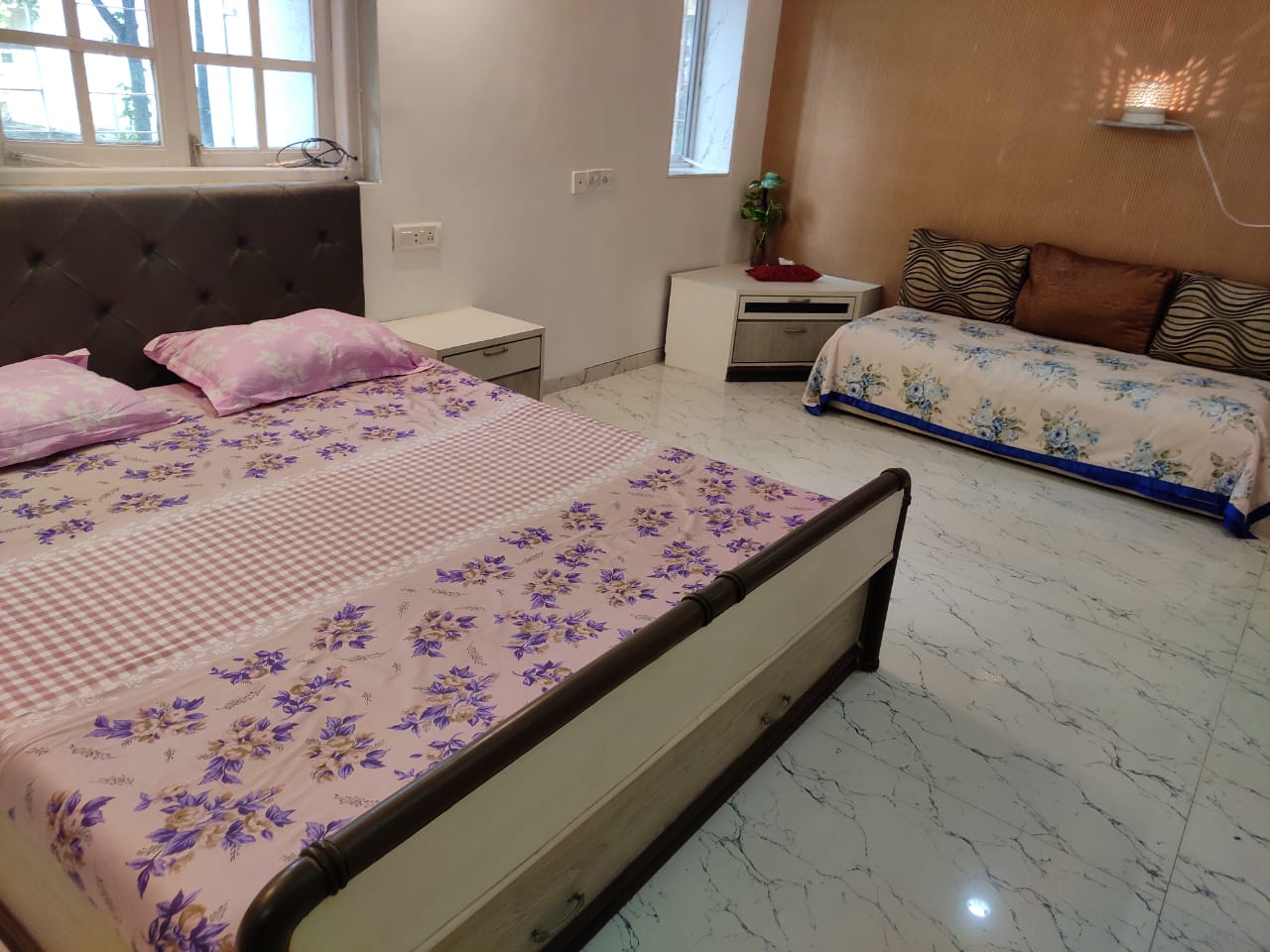 2 BHK Apartment for Rent in Pali Hill Mumbai
