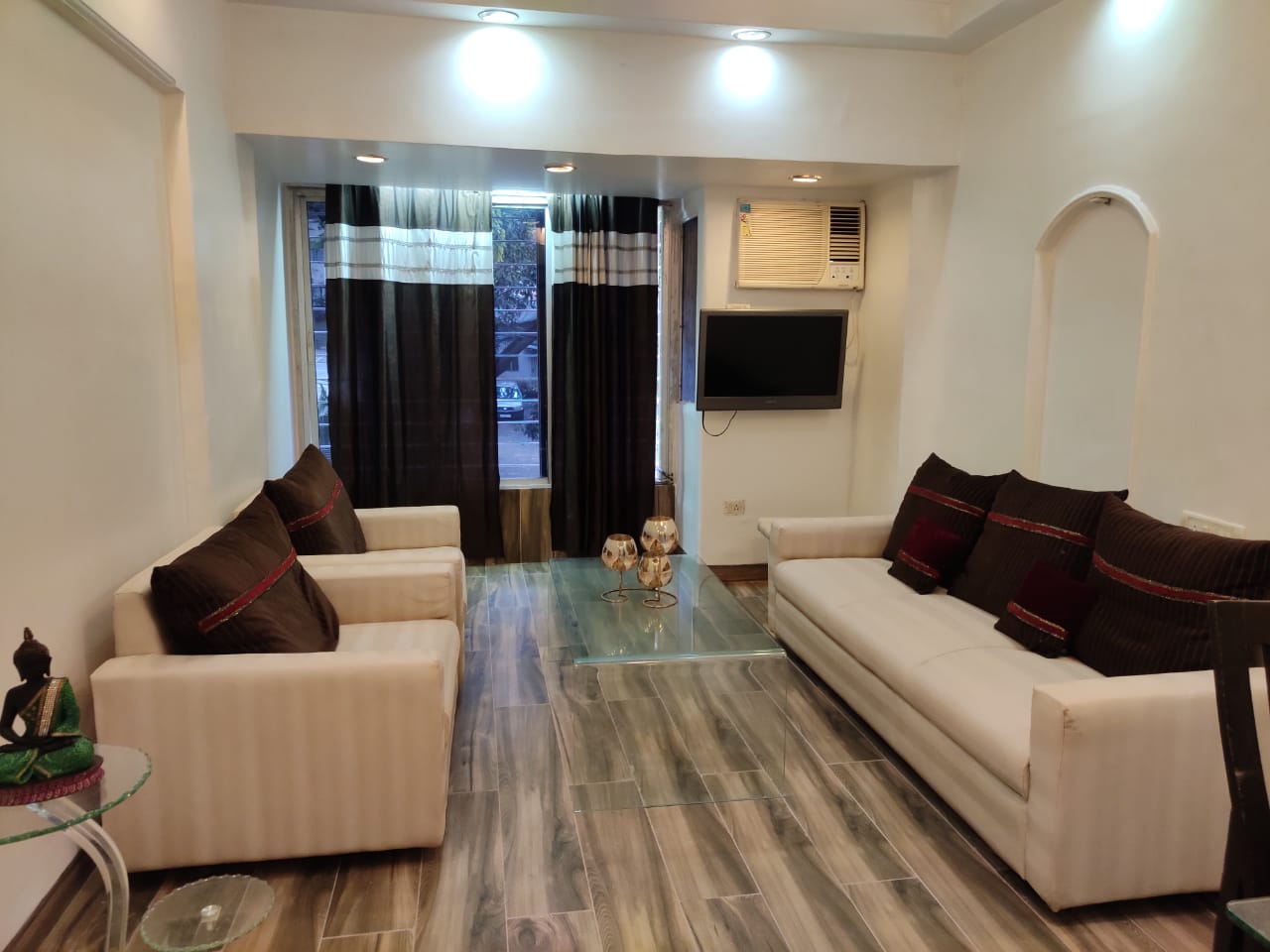 2 BHK Apartment for Rent in Pali Hill Mumbai