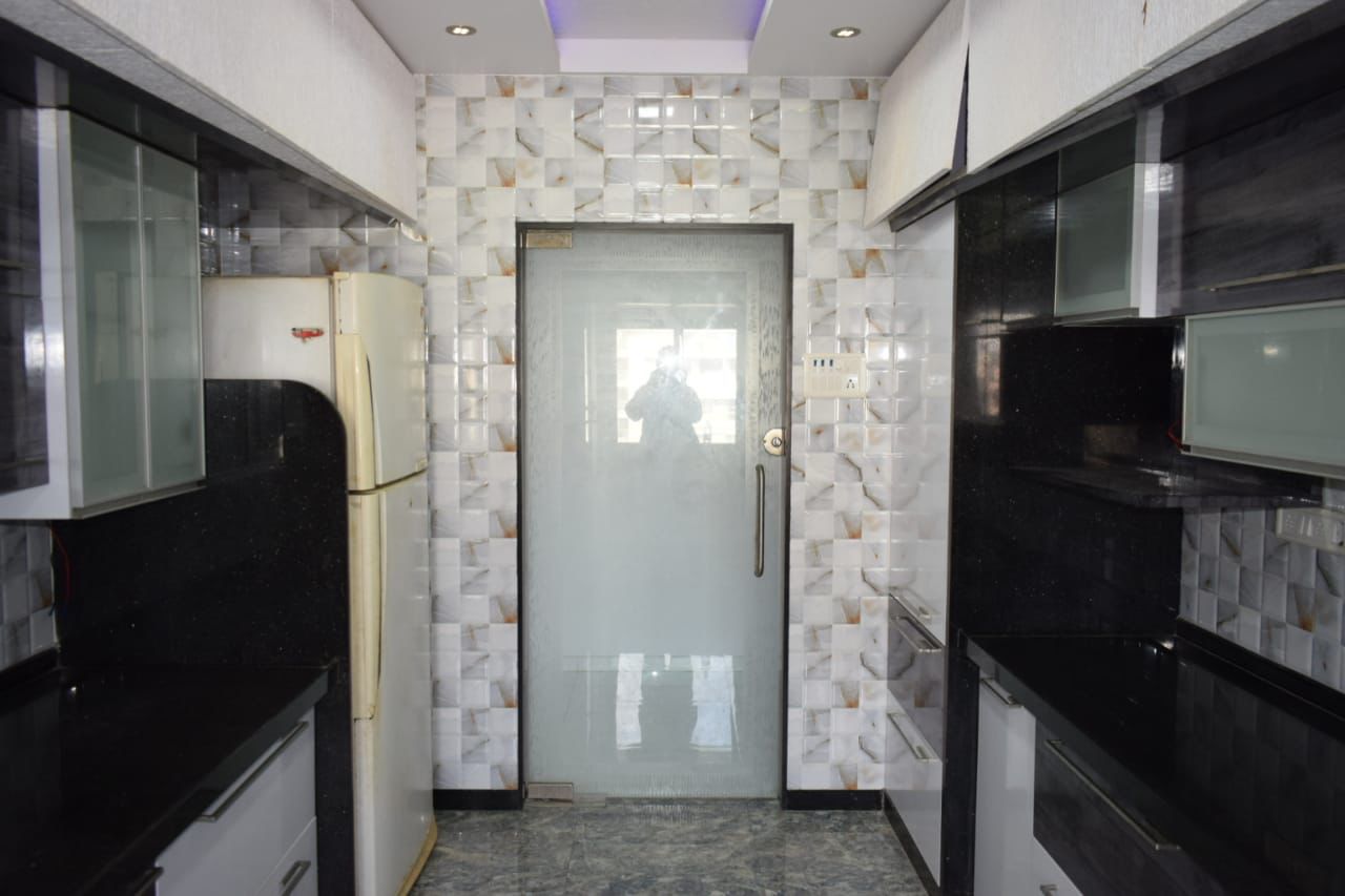 5 BHK Apartment for Rent in Almeida park Mumbai
