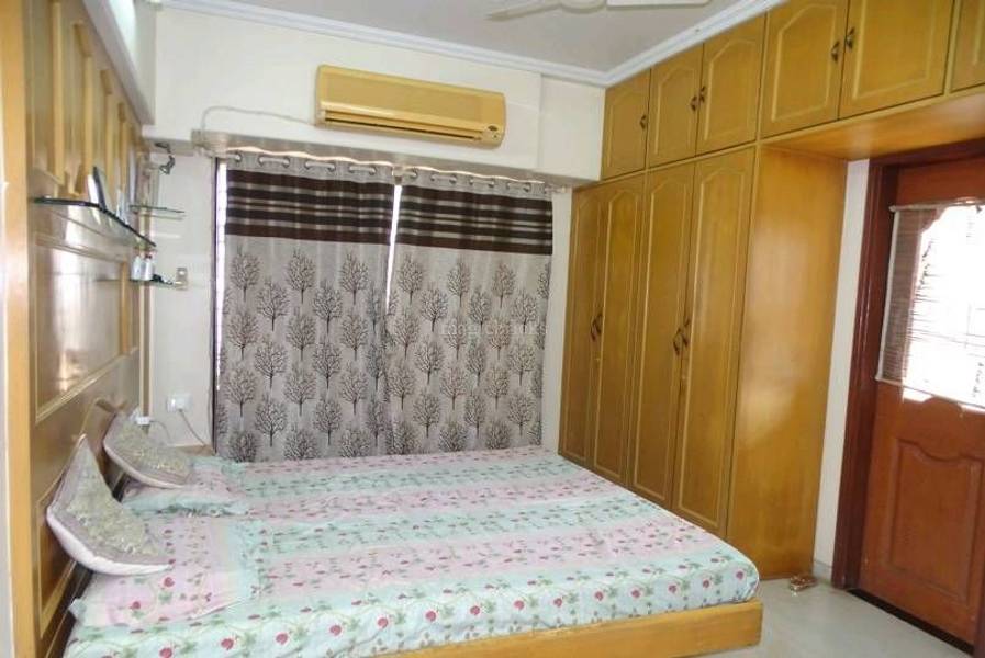 4 BHK Apartment for Sale in Khar West Mumbai