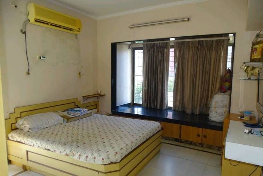 4 BHK Apartment for Sale in Khar West Mumbai