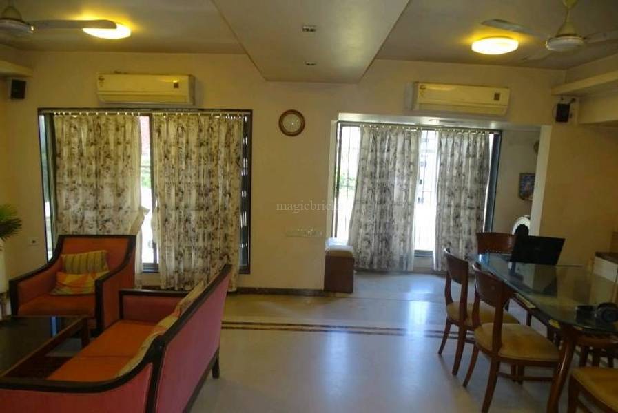 4 BHK Apartment for Sale in Khar West Mumbai