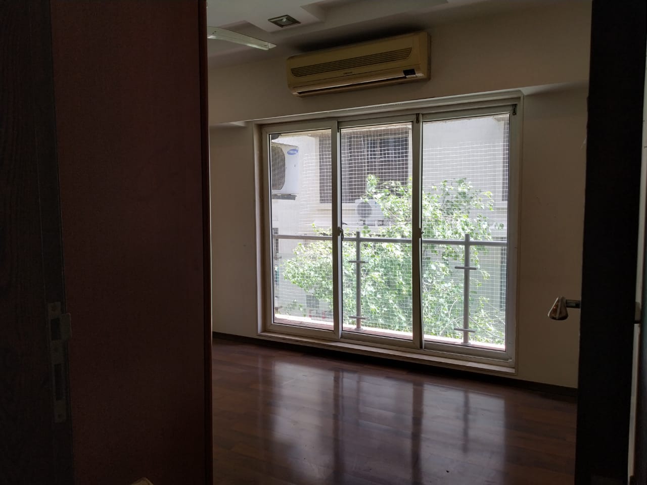 4 BHK Apartment for Sale in 15th Road Mumbai