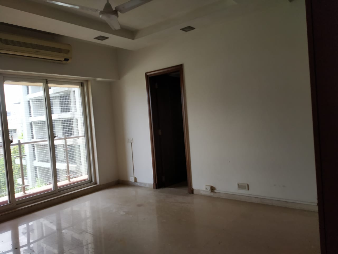 4 BHK Apartment for Sale in 15th Road Mumbai