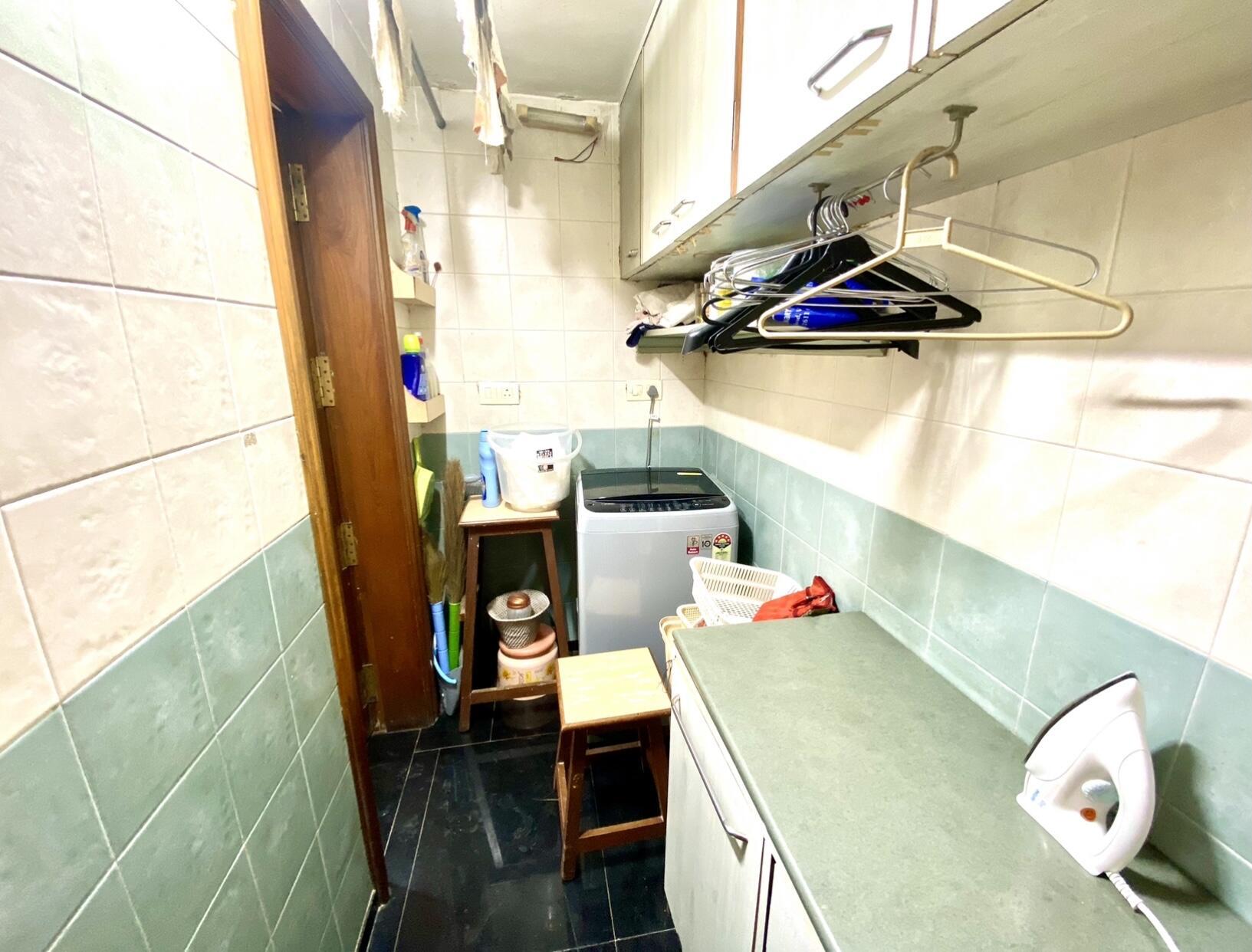 3 BHK Builder Floor for Sale in Nehru Rd Mumbai