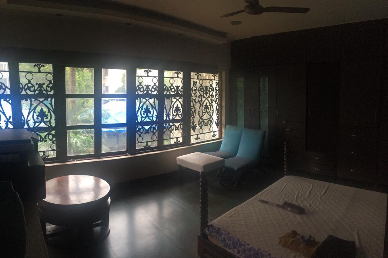 4 BHK Villa for Sale in Juhu Tara Rd Mumbai