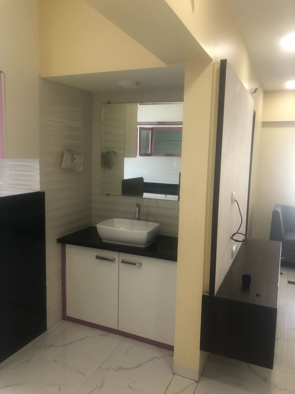 3 BHK Apartment for Rent in Vile Parle West Mumbai
