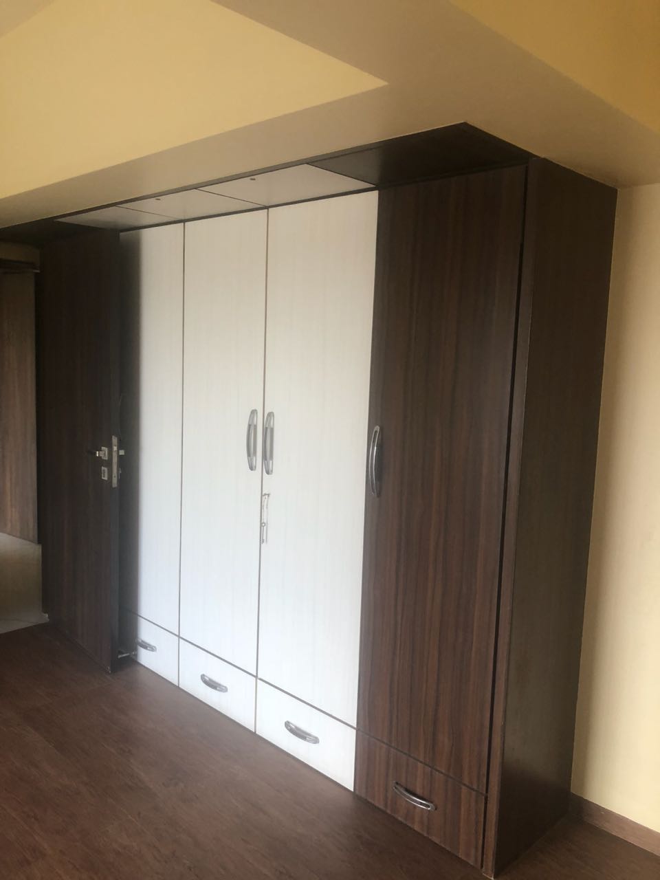 3 BHK Apartment for Rent in Vile Parle West Mumbai