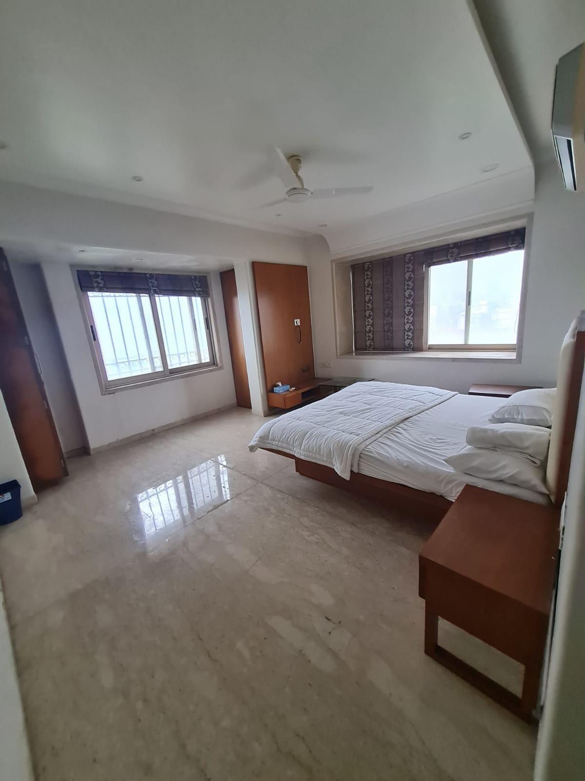 4 BHK Apartment for Sale in Bandra West Mumbai