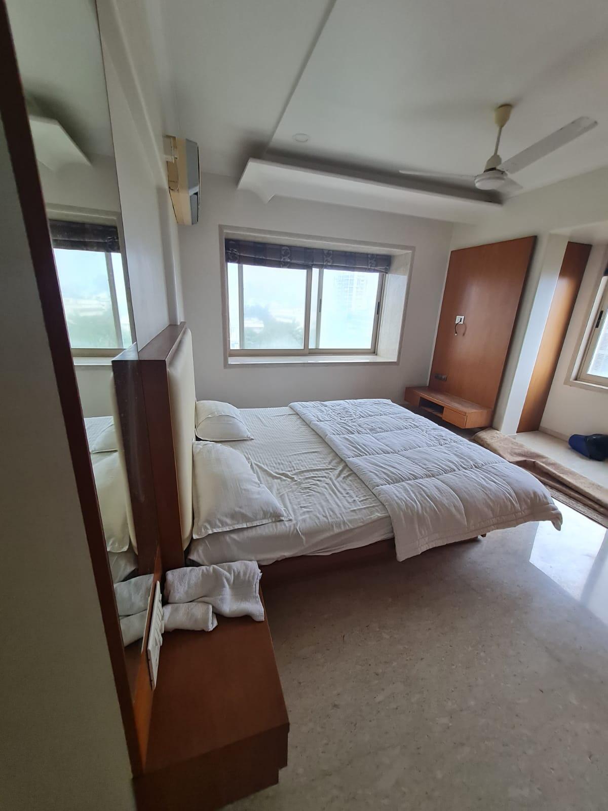 4 BHK Apartment for Sale in Bandra West Mumbai