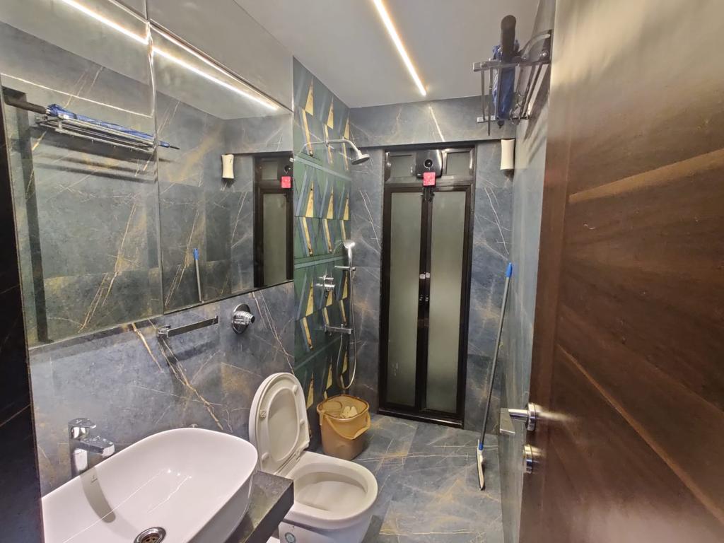 3 BHK Apartment for Sale in Khar West Mumbai