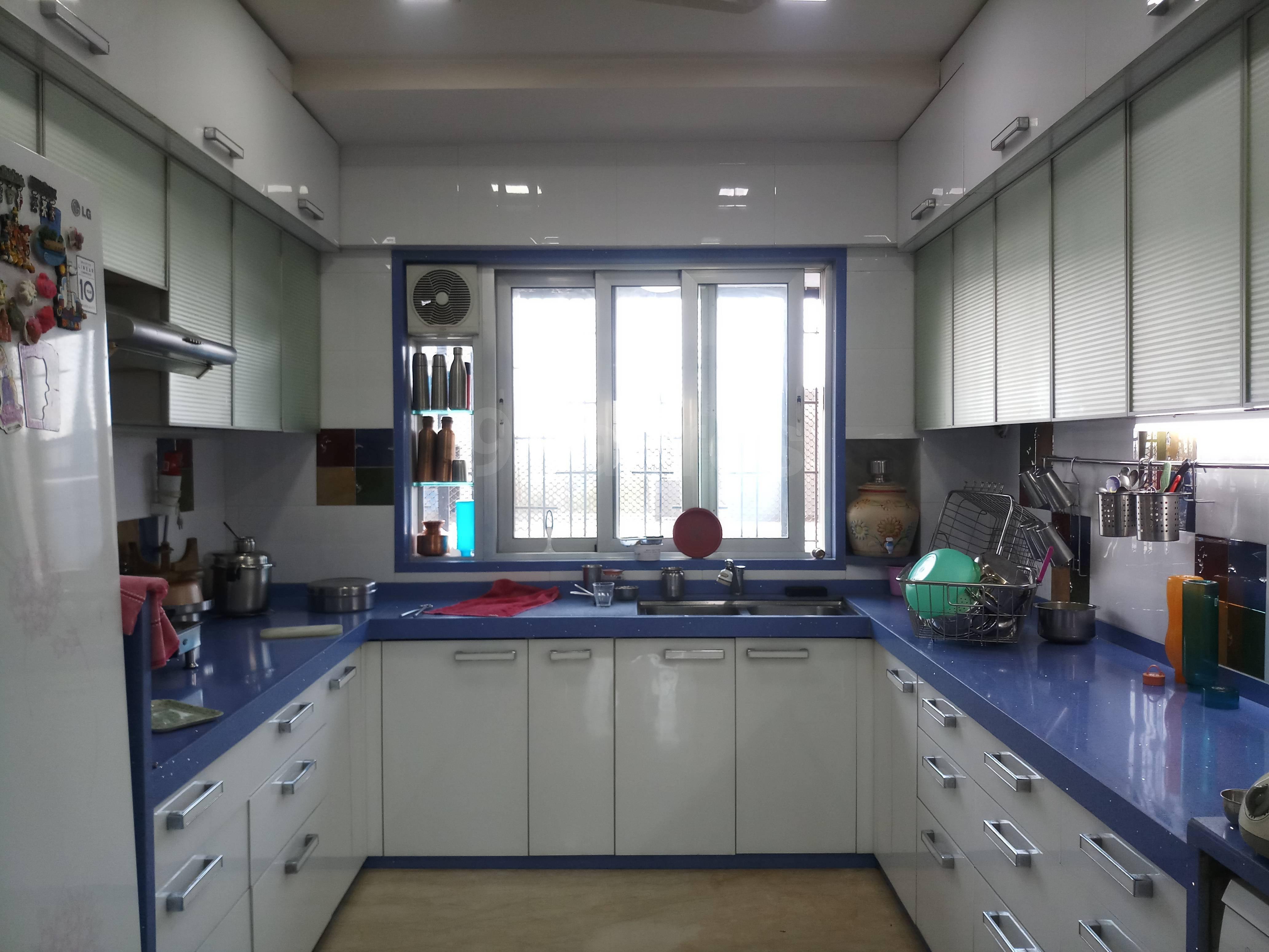 4 BHK Apartment for Sale in S V Road Mumbai