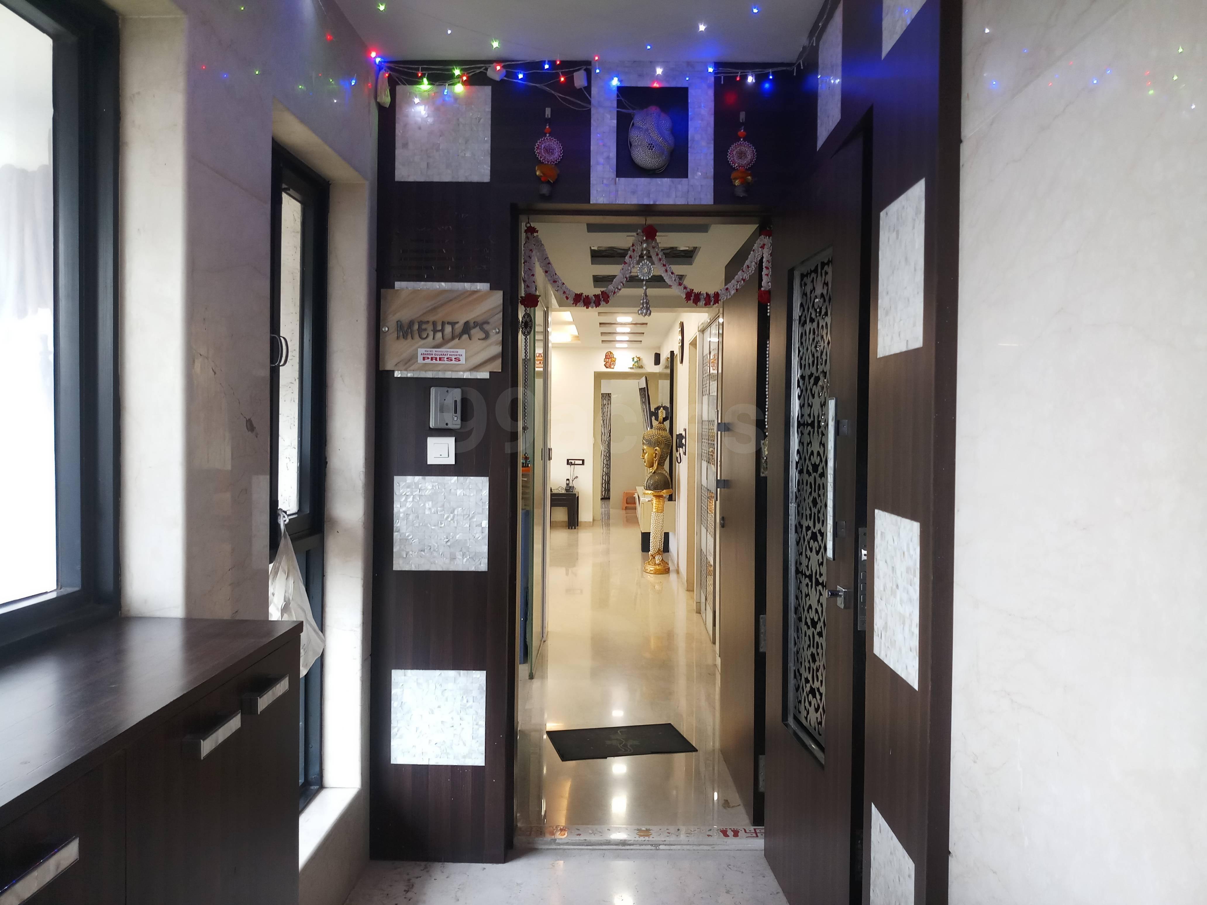 4 BHK Apartment for Sale in S V Road Mumbai