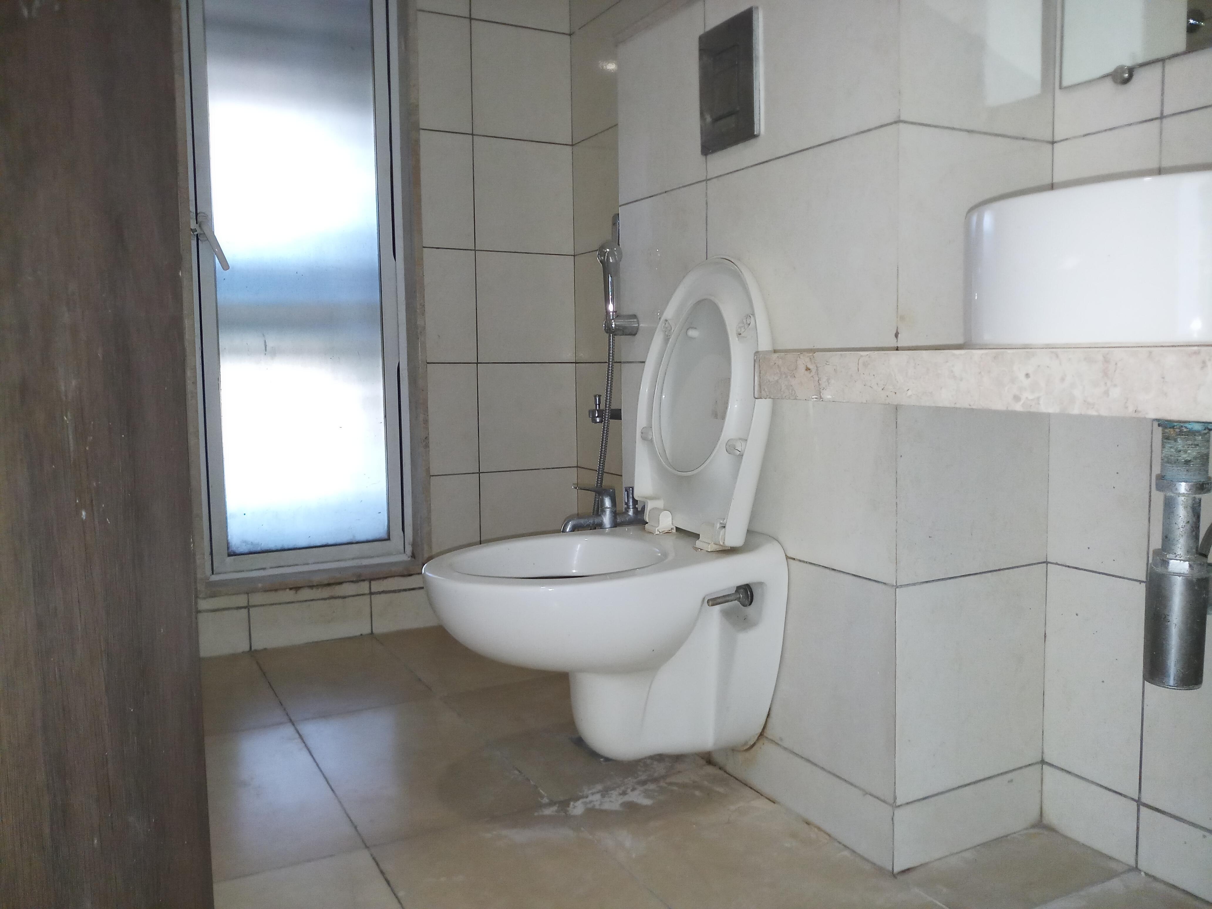 4 BHK Apartment for Rent in Vakola Mumbai