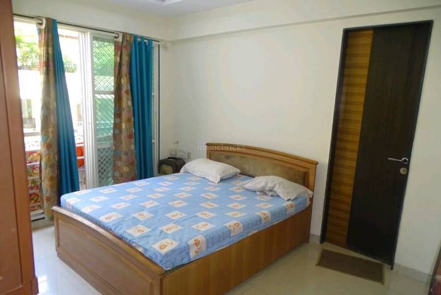 4 BHK Apartment for Sale in Khar West Mumbai
