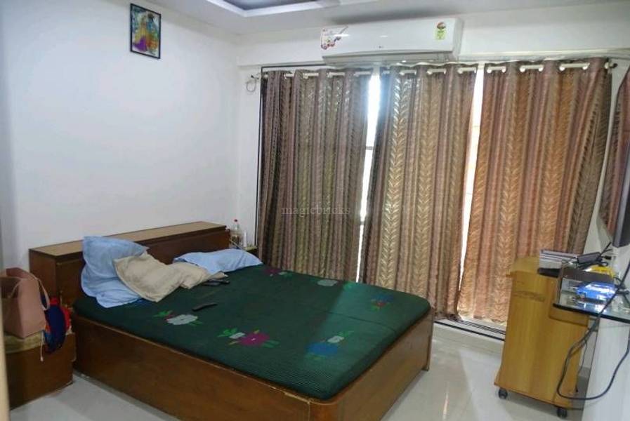 4 BHK Apartment for Sale in Khar West Mumbai